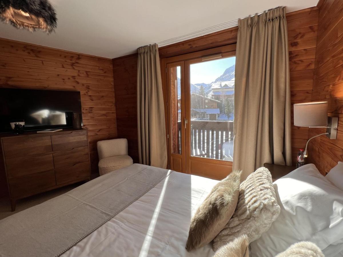 Everest Hotel