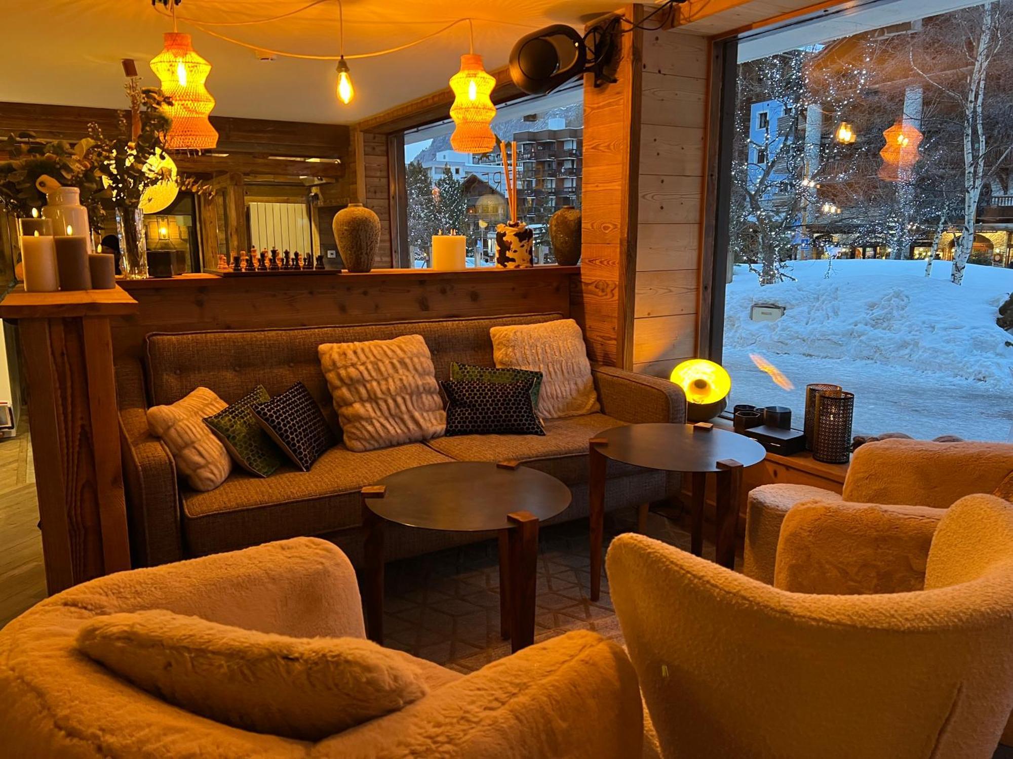 Everest Hotel 3*